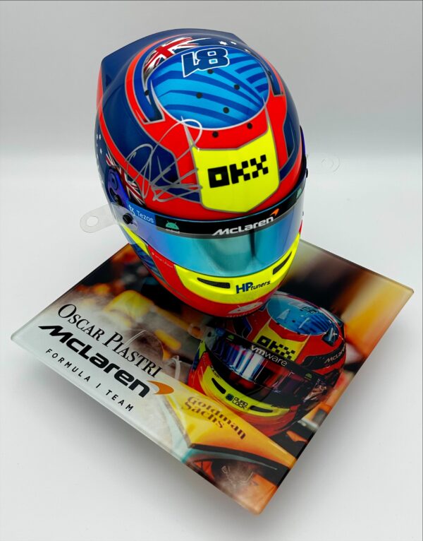 Oscar Piastri 2023 Half 1:2 Helmet Glass Display Stand - Image 8