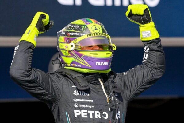 Lewis Hamilton 2023 1:2 Mini Helmet Upgrade Bundle - Image 10