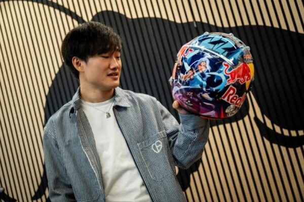 Yuki Tsunoda Signed 2024 Spa 1:2 Mini Helmet - Image 5