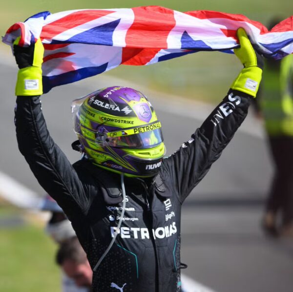 Lewis Hamilton 1:5 F1 Mercedes Helmet Silverstone Win 2024 1/5 • SPARK 5HF145y) - Image 3