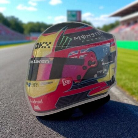 Oscar Piastri 2025 Helmet Pin Badge