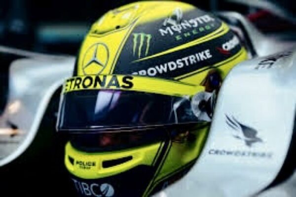 Lewis Hamilton 2022 Season Bell 1:2 Helmet Upgraded - Image 8